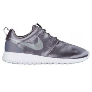 NIKE Roshe grey satin sneakers